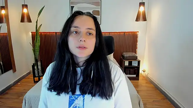 Snapshot of KatherineBond chatting on October 16, 8:22 pm KatherineBond online show from October 16, 8:22 pm