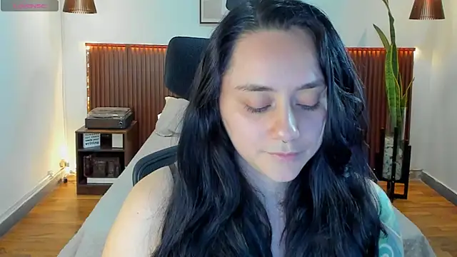 Snapshot of KatherineBond chatting on October 24, 7:54 pm KatherineBond online show from October 24, 7:54 pm