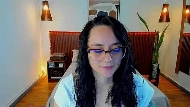 Snapshot of KatherineBond chatting on October 2, 9:42 pm KatherineBond online show from October 2, 9:42 pm