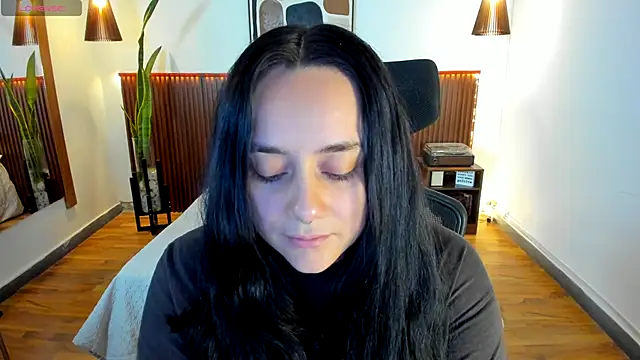 Snapshot of KatherineBond chatting on October 22, 7:52 pm KatherineBond online show from October 22, 7:52 pm