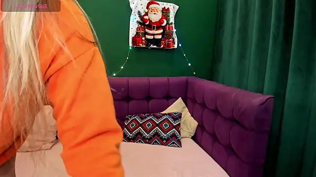 EvaMoran online show from December 19, 2:27 am