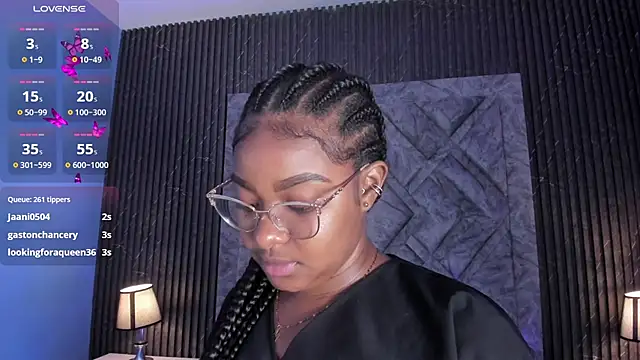 Snapshot of tamaraa_smiith chatting on October 7, 7:51 pm tamaraa smiith online show from October 7, 7:51 pm