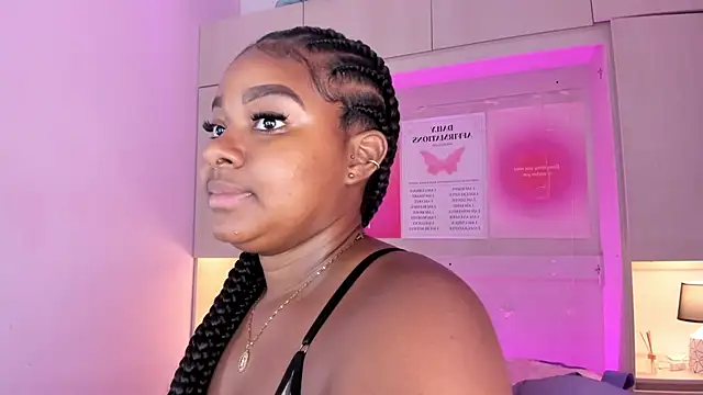 Snapshot of tamaraa_smiith chatting on September 25, 7:55 pm tamaraa smiith online show from September 25, 7:55 pm