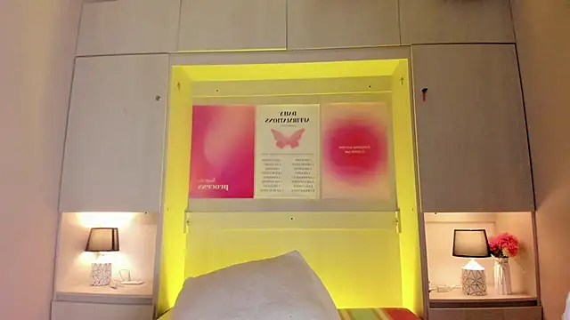 tamaraa smiith online show from March 17, 8:02 pm