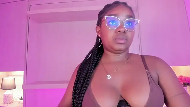 Snapshot of tamaraa_smiith chatting on October 17, 8:01 pm tamaraa smiith online show from October 17, 8:01 pm