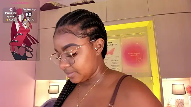 Snapshot of tamaraa_smiith chatting on October 25, 7:54 pm tamaraa smiith online show from October 25, 7:54 pm