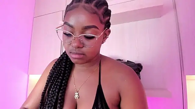 Snapshot of tamaraa_smiith chatting on September 23, 7:45 pm tamaraa smiith online show from September 23, 7:45 pm