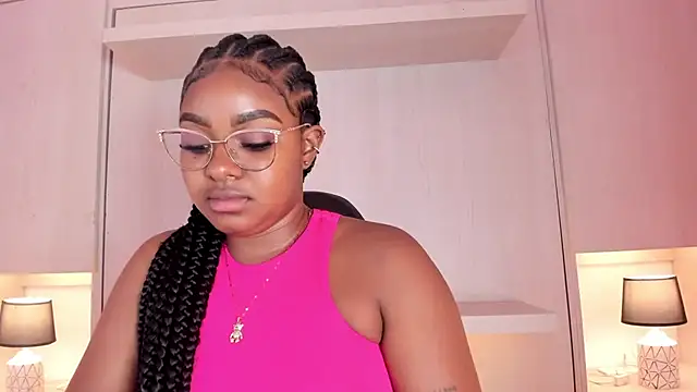 Snapshot of tamaraa_smiith chatting on September 20, 8:29 pm tamaraa smiith online show from September 20, 8:29 pm