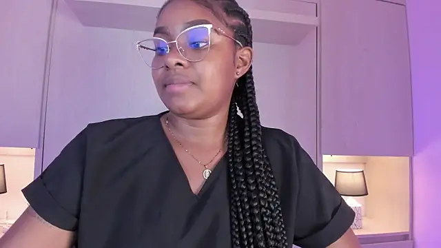 Snapshot of tamaraa_smiith chatting on October 1, 7:41 pm tamaraa smiith online show from October 1, 7:41 pm