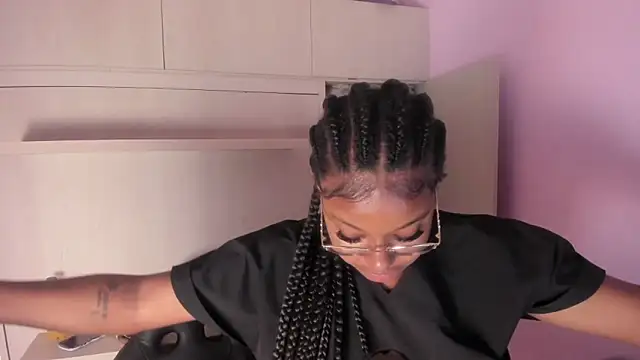 Snapshot of tamaraa_smiith chatting on October 20, 7:50 pm tamaraa smiith online show from October 20, 7:50 pm