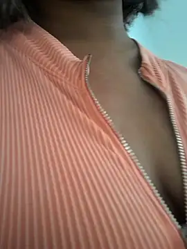 Adelehottman online show from February 23, 1:32 pm