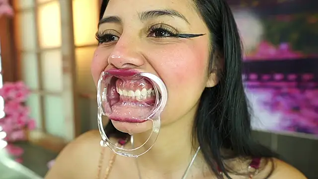 Snapshot of miss___anastasia chatting on October 15, 11:24 am miss anastasia online show from October 15, 11:24 am