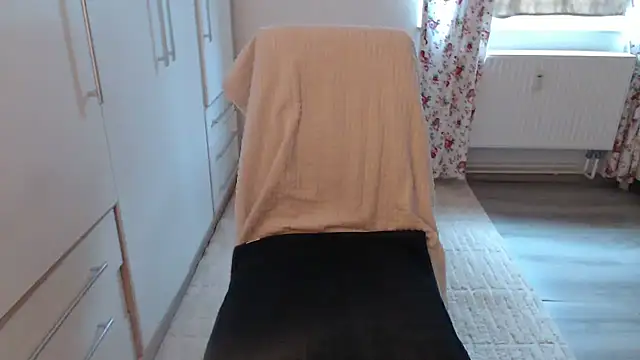 Snapshot of Davinja chatting on September 21, 12:15 pm Davinja online show from September 21, 12:15 pm