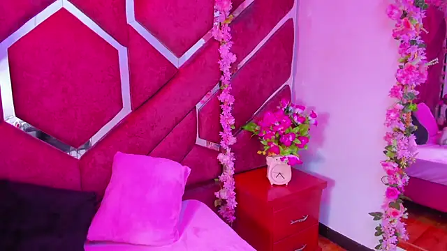 Snapshot of milly_print chatting on October 29, 3:11 am milly print online show from October 29, 3:11 am