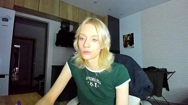  Alice Kitty online show from December 15, 1:49 pm