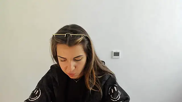 Snapshot of Summmmersky chatting on October 31, 12:09 pm Summmmersky online show from October 31, 12:09 pm