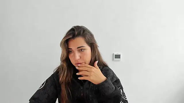 Snapshot of Summmmersky chatting on October 6, 11:27 am Summmmersky online show from October 6, 11:27 am