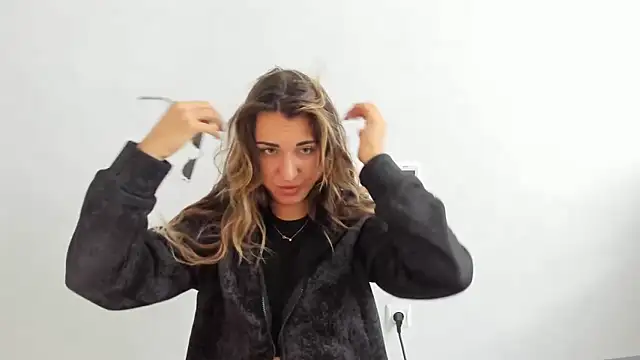 Snapshot of Summmmersky chatting on October 20, 9:12 am Summmmersky online show from October 20, 9:12 am