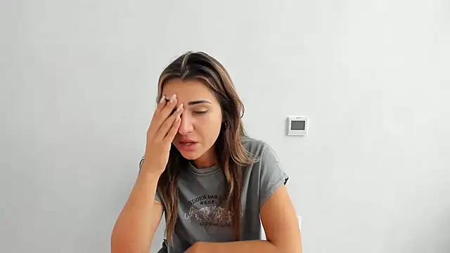 Snapshot of Summmmersky chatting on October 12, 10:50 am Summmmersky online show from October 12, 10:50 am