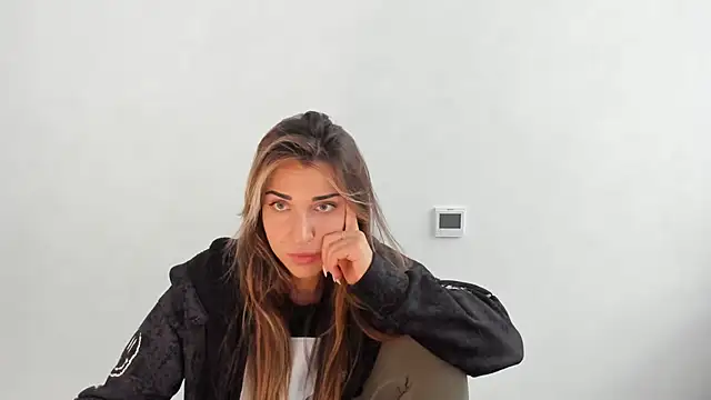 Snapshot of Summmmersky chatting on October 28, 1:50 pm Summmmersky online show from October 28, 1:50 pm