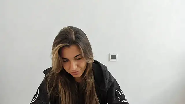 Snapshot of Summmmersky chatting on October 21, 9:13 am Summmmersky online show from October 21, 9:13 am