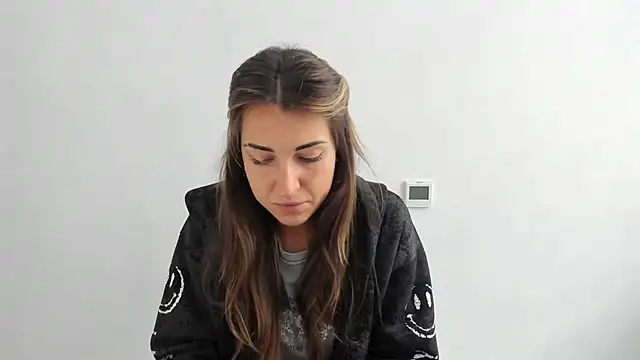 Snapshot of Summmmersky chatting on October 10, 9:47 am Summmmersky online show from October 10, 9:47 am