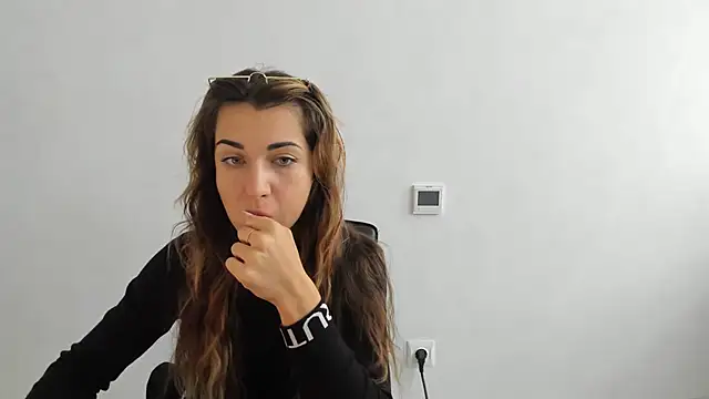 Snapshot of Summmmersky chatting on October 23, 7:47 am Summmmersky online show from October 23, 7:47 am