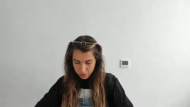 Snapshot of Summmmersky chatting on September 25, 8:57 am Summmmersky online show from September 25, 8:57 am