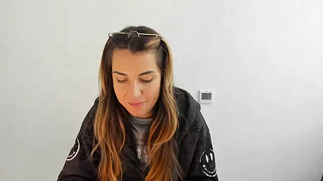 Snapshot of Summmmersky chatting on November 1, 12:20 pm Summmmersky online show from November 1, 12:20 pm