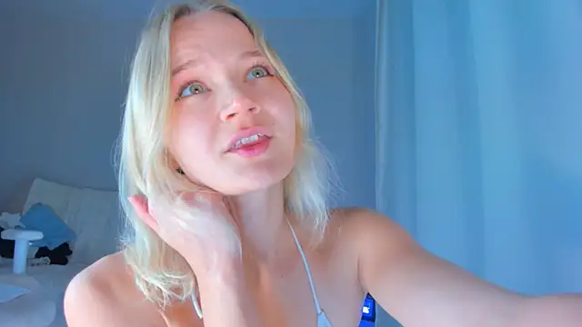 Snapshot of JennyWoody chatting on October 4, 4:11 pm JennyWoody online show from October 4, 4:11 pm