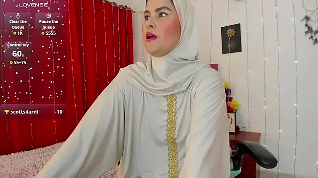 Snapshot of AishaAmin_ chatting on October 11, 12:41 pm AishaAmin online show from October 11, 12:41 pm