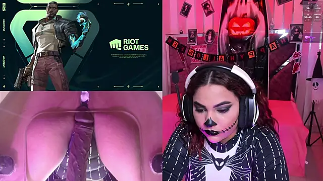 PetiteSophie  online show from October 19, 7:49 pm