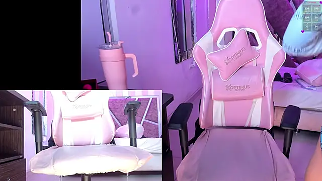 PetiteSophie  online show from October 18, 1:03 pm