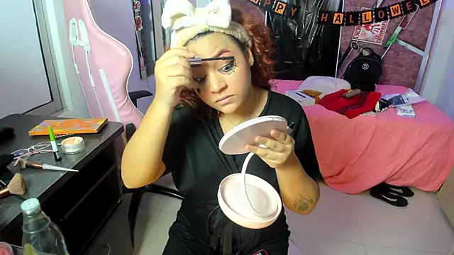 PetiteSophie  online show from October 26, 4:57 pm