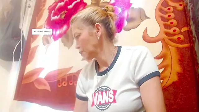 Snapshot of electra-mommy chatting on October 8, 4:22 pm electra-mommy online show from October 8, 4:22 pm