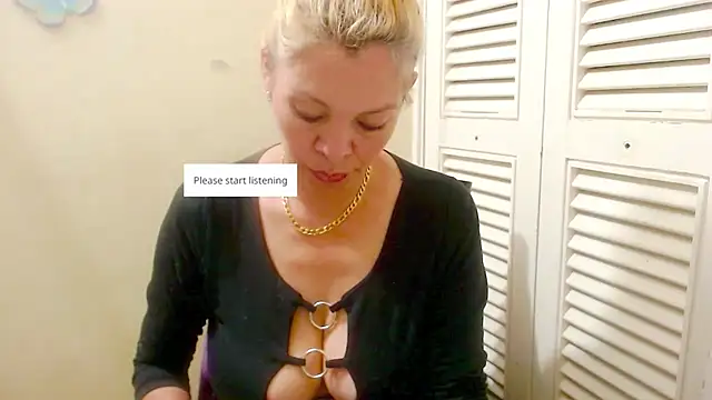 Snapshot of electra-mommy chatting on September 17, 8:18 pm electra-mommy online show from September 17, 8:18 pm