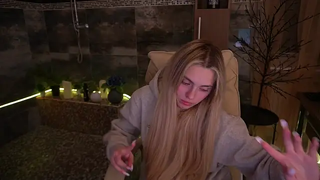 ChloeBrightt online show from December 22, 9:40 pm