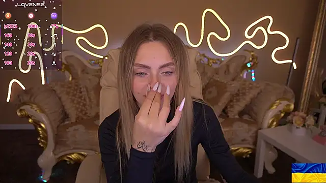 ChloeBrightt online show from October 13, 8:11 pm