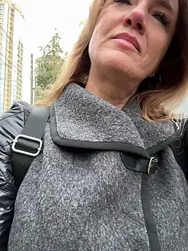 Snapshot of LaVitaBelle chatting on October 15, 9:23 am LaVitaBelle online show from October 15, 9:23 am