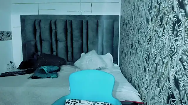 ScarletHoot  online show from September 24, 12:26 pm