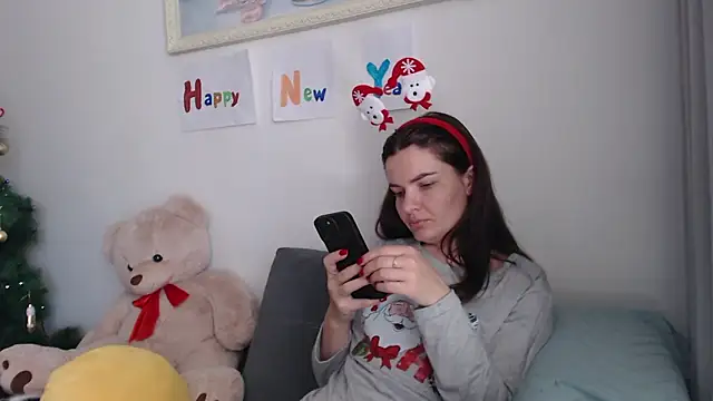  JustmeHere  online show from January 10, 12:10 pm