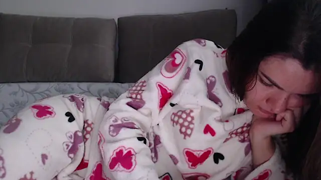 Snapshot of _JustmeHere_ chatting on October 14, 9:45 am JustmeHere online show from October 14, 9:45 am