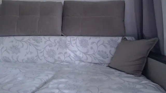 Snapshot of _JustmeHere_ chatting on October 13, 9:34 am JustmeHere online show from October 13, 9:34 am