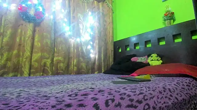 Brenda Smith69 online show from December 14, 9:20 pm