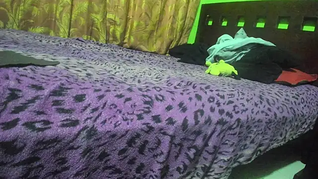 Brenda Smith69 online show from December 16, 9:31 pm