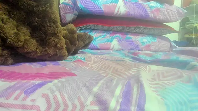 Brenda Smith69 online show from April 17, 10:45 pm