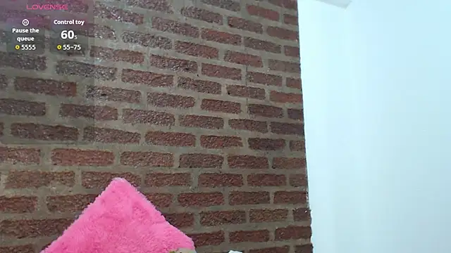 Snapshot of MeganColins1 chatting on September 29, 9:20 pm MeganColins1 online show from September 29, 9:20 pm