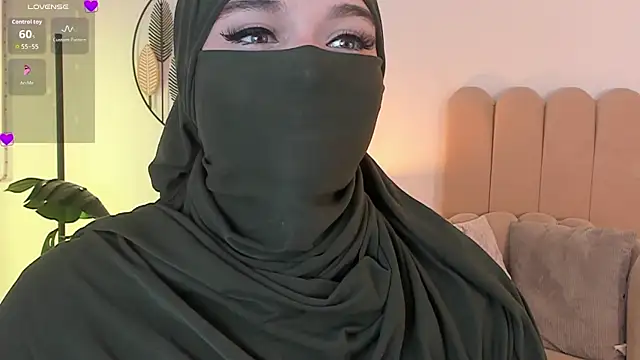 anna-henao online show from April 6, 9:05 pm