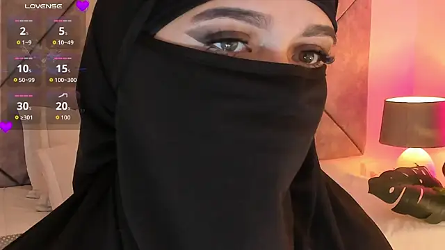 Snapshot of anna-henao chatting on October 31, 7:29 pm anna-henao online show from October 31, 7:29 pm