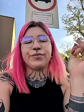 Snapshot of divine_eve chatting on September 19, 3:44 pm divine eve online show from September 19, 3:44 pm